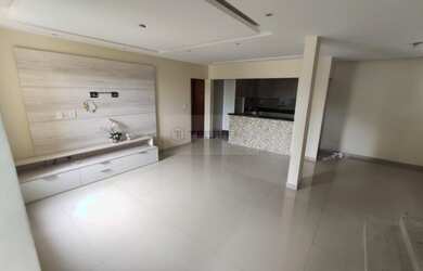 Imagem: O apartamento possui 2 Dormitórios, 1 Suíte, 1 Banheiro, 1