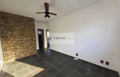 Imagem: O apartamento possui 3 Dormitórios, 1 Banheiro, 1 Vaga na garagem