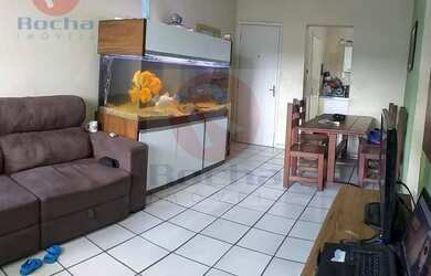 Imagem: O apartamento possui 3 Dormitórios, 1 Banheiro, 1 Vaga na garagem