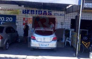 Imagem: A loja possui 1 Dormitório, 1 Banheiro, 1 Vaga na garagem