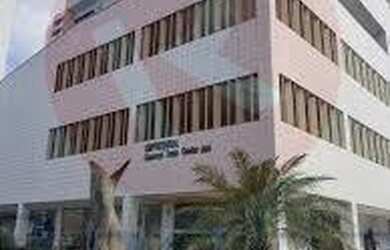 Imagem: A sala comercial possui 1 Dormitório, 1 Banheiro, 1 Vaga na