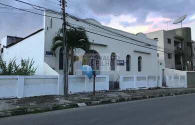 Imagem: O depósito possui 1 Dormitório, 1 Banheiro, 2 Vagas na garagem