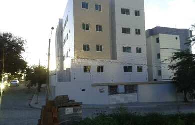 Imagem: O apartamento possui 2 Dormitórios, 1 Suíte, 1 Banheiro, 1