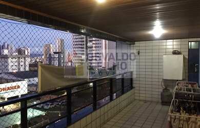 Imagem: O apartamento possui 4 Dormitórios, 2 Suítes, 1 Banheiro