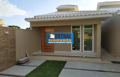 Imagem: A casa possui 3 Dormitórios, 1 Suíte, 2 Banheiros, 95m² de