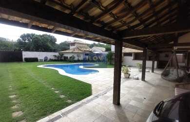 Imagem: A casa possui 4 Dormitórios, 3 Suítes, 1 Banheiro, 1170m²