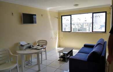 Imagem: O apartamento possui 2 Dormitórios, 1 Suíte, 1 Banheiro, 1