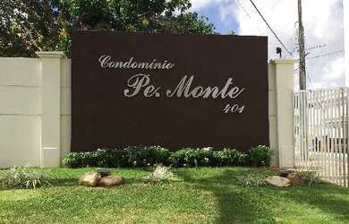 Imagem: A casa possui 3 Dormitórios, 1 Suíte, 1 Banheiro, 4 Vagas