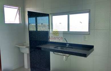 Imagem: A casa possui 4 Dormitórios, 1 Banheiro, 2 Vagas na garagem