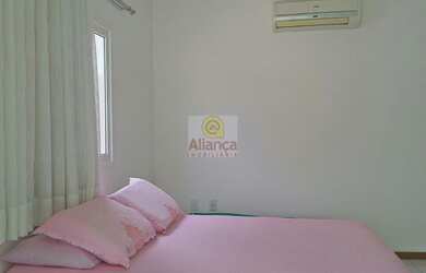 Imagem: A casa em condomínio possui 4 Dormitórios, 3 Suítes, 1 Banheiro