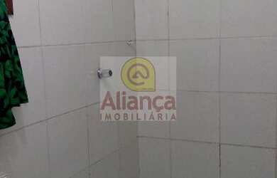 Imagem: A casa possui 3 Dormitórios, 1 Suíte, 1 Banheiro, 200m² de