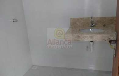 Imagem: A casa possui 3 Dormitórios, 1 Suíte, 1 Banheiro, 2 Vagas