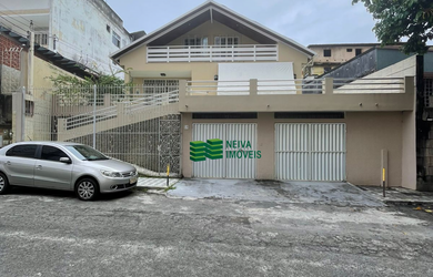 Imagem: A casa possui 5 Dormitórios, 3 Banheiros, 338m² de Área