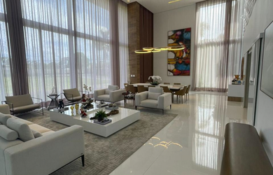 Imagem: A casa possui 5 Dormitórios, 5 Suítes, 7 Banheiros, 6 Vagas