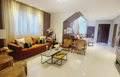 Imagem: A casa possui 5 Dormitórios, 5 Suítes, 7 Banheiros, 10 Vagas