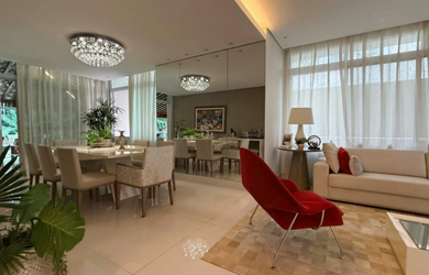 Imagem: A casa possui 4 Dormitórios, 4 Suítes, 7 Banheiros, 6 Vagas