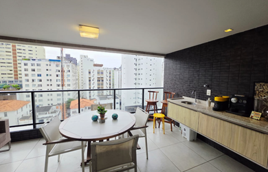 Imagem: O apartamento possui 2 Dormitórios, 1 Suíte, 2 Banheiros