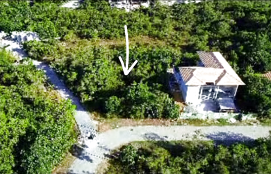 Imagem: O terreno possui 700m² de Área e está localizado em Praia