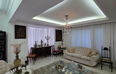 Imagem: A casa possui 5 Dormitórios, 4 Suítes, 6 Banheiros, 9 Vagas