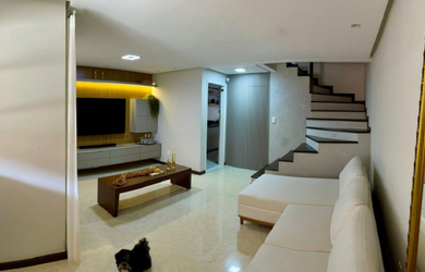 Imagem: A casa possui 3 Dormitórios, 1 Suíte, 3 Banheiros, 2 Vagas