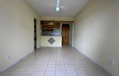 Imagem: O apartamento possui 1 Dormitório, 1 Banheiro, 1 Vaga na garagem