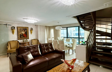 Imagem: O apartamento possui 4 Dormitórios, 1 Suíte, 3 Banheiros