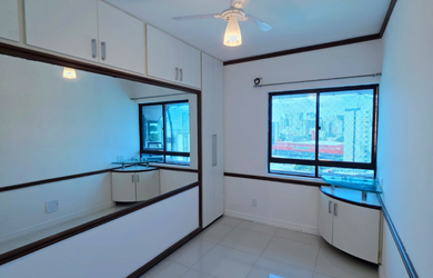 Imagem: O apartamento possui 4 Dormitórios, 2 Suítes, 4 Banheiros