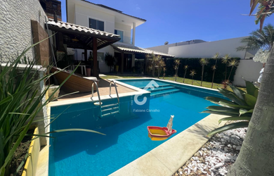 Imagem: A casa em condomínio possui 4 Dormitórios, 2 Suítes, 2 Banheiros