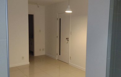 Imagem: O apartamento possui 1 Dormitório, 1 Banheiro, 1 Vaga na garagem