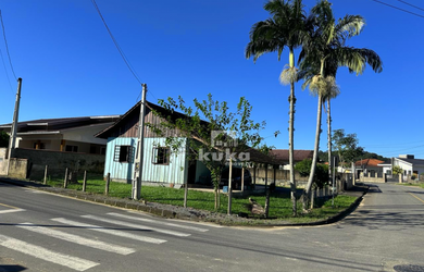 Imagem: O terreno possui 3 Dormitórios, 1 Banheiro, 1 Vaga na garagem