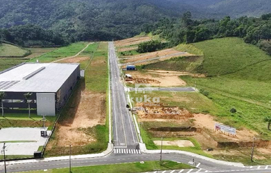 Imagem: O terreno possui 304m² de Área e está localizado em Rio