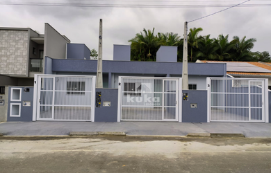 Imagem: A casa possui 2 Dormitórios, 1 Banheiro, 1 Vaga na garagem