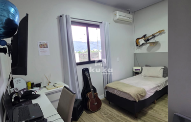 Imagem 8: CASAS À VENDA Casa com 3 dormitórios