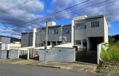 Imagem: A casa possui 3 Dormitórios, 1 Suíte, 1 Banheiro, 1 Vaga na