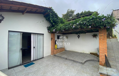 Imagem 2: DUAS CASAS NO TERRENO. 70m² de Área Privada, 1 Banheiroe3 Dormitórios