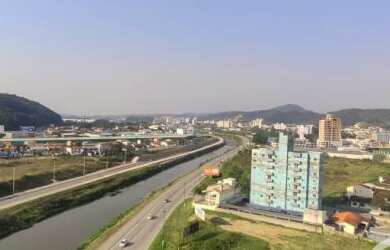 Imagem: O apartamento possui 3 Dormitórios, 3 Suítes, 1 Banheiro