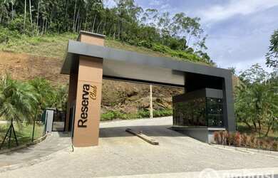 Imagem: O terreno possui 381m² de Área, Churrasqueira, Piscina, Ar-condicionado