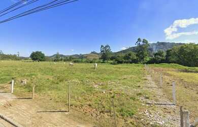 Imagem: O terreno possui 753m² de Área e está localizado em Limoeiro