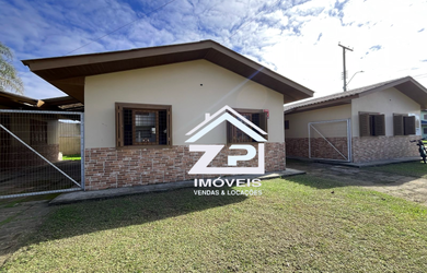 Imagem: A casa possui 3 Dormitórios, 2 Banheiros, 90m² de Área, 70m²