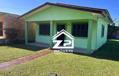 Imagem: A casa possui 3 Dormitórios, 1 Banheiro, 390m² de Área, 110m²