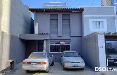 Imagem: A casa possui 4 Dormitórios, 1 Suíte, 4 Banheiros, 3 Vagas