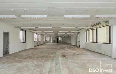 Imagem: A sala comercial possui 4 Banheiros, 6 Vagas na garagem e está