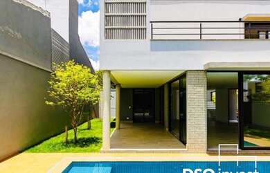 Imagem: A casa em condomínio possui 3 Dormitórios, 3 Suítes, 5 Banheiros