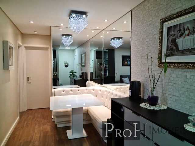Imagem: O apartamento possui 2 Dormitórios, 1 Suíte, 2 Banheiros,