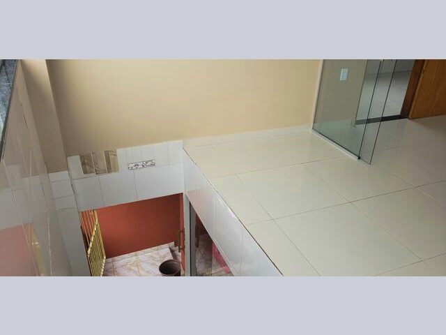 Imagem 12: Casa para Alugar. Varanda, Área de serviço, 1 Banheiroe2...