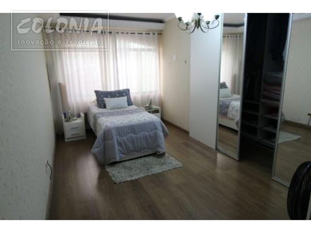 Imagem: A casa possui 3 Dormitórios, 2 Suítes, 4 Banheiros, 4