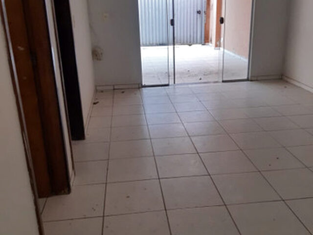 Imagem: A casa possui 3 Dormitórios, 1 Suíte, 2 Banheiros, 2 Vagas