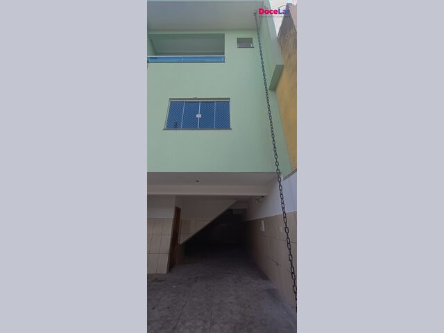 Imagem: A casa possui 3 Dormitórios, 1 Suíte, 2 Banheiros, 3 Vagas
