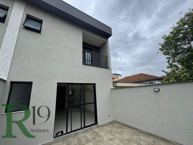 Imagem: A casa possui 4 Dormitórios, 2 Suítes, 3 Banheiros,